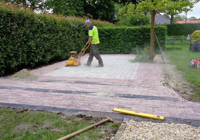 Terras-aanleggen-oldehove-20a